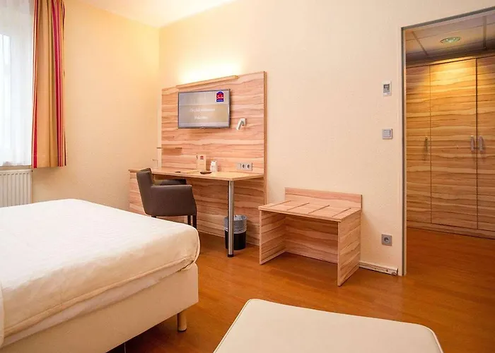 Quality Hotel, Star Premium Готель